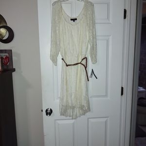Dress brand new, lace size XL in Junior size